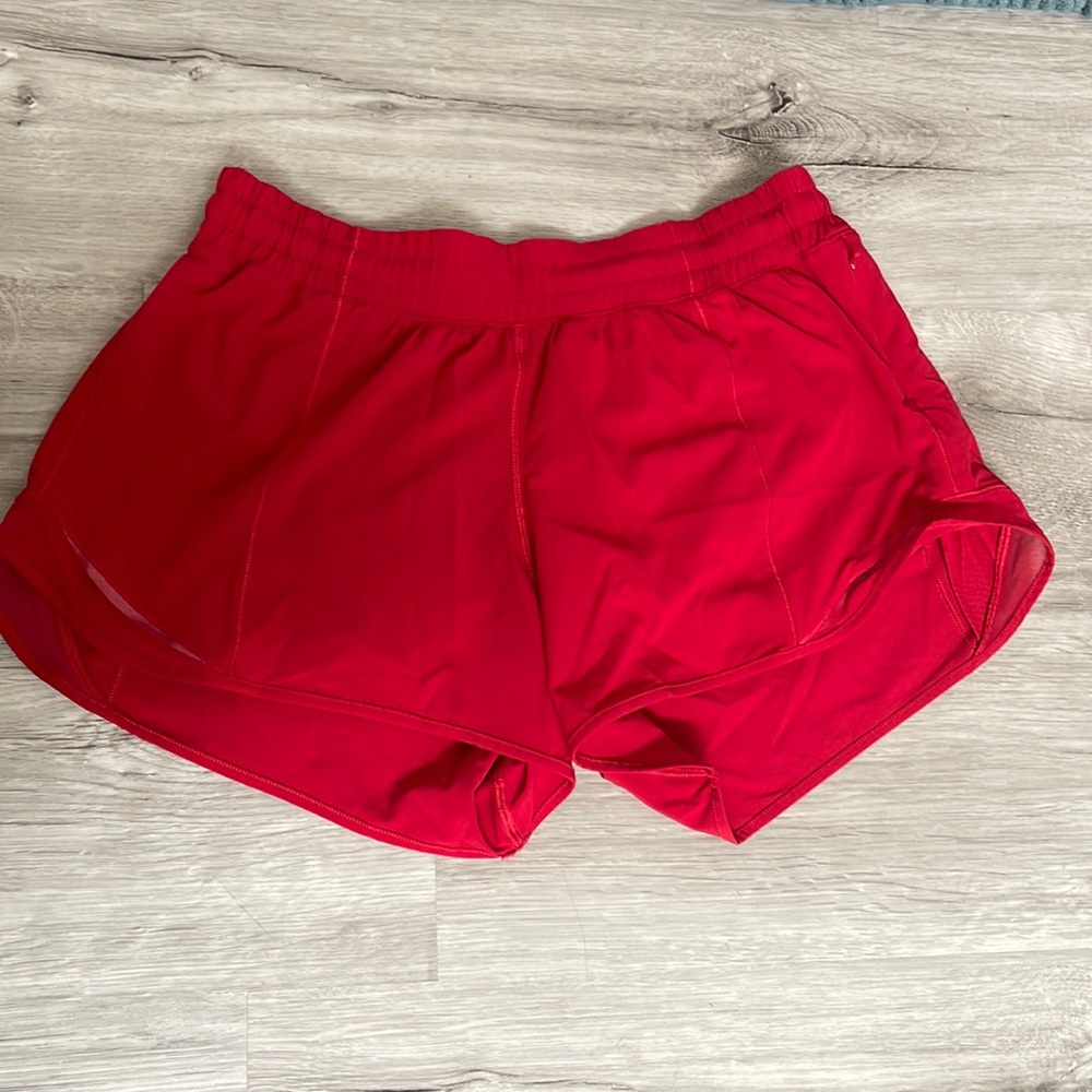 Lululemon Hotty Hot 2.5” Short Lined